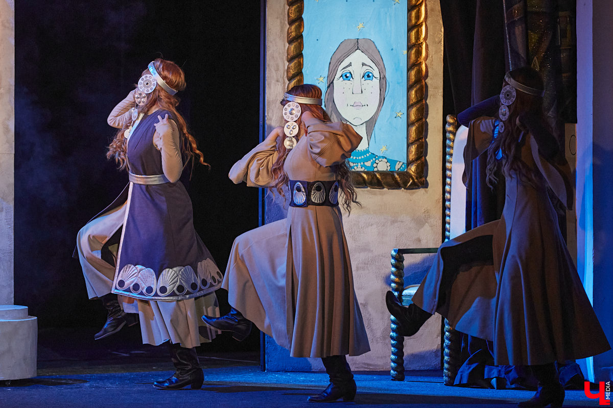 Посетить кукольное представление не в качестве сопровождающего — поступок для взрослого человека, признаться, несколько неожиданный. Но именно это предлагают сделать жителям города. Владимирский театр запустил новый проект, рассчитанный на серьезного зрителя. Уверены, его оценят даже искушенные ценители искусства.