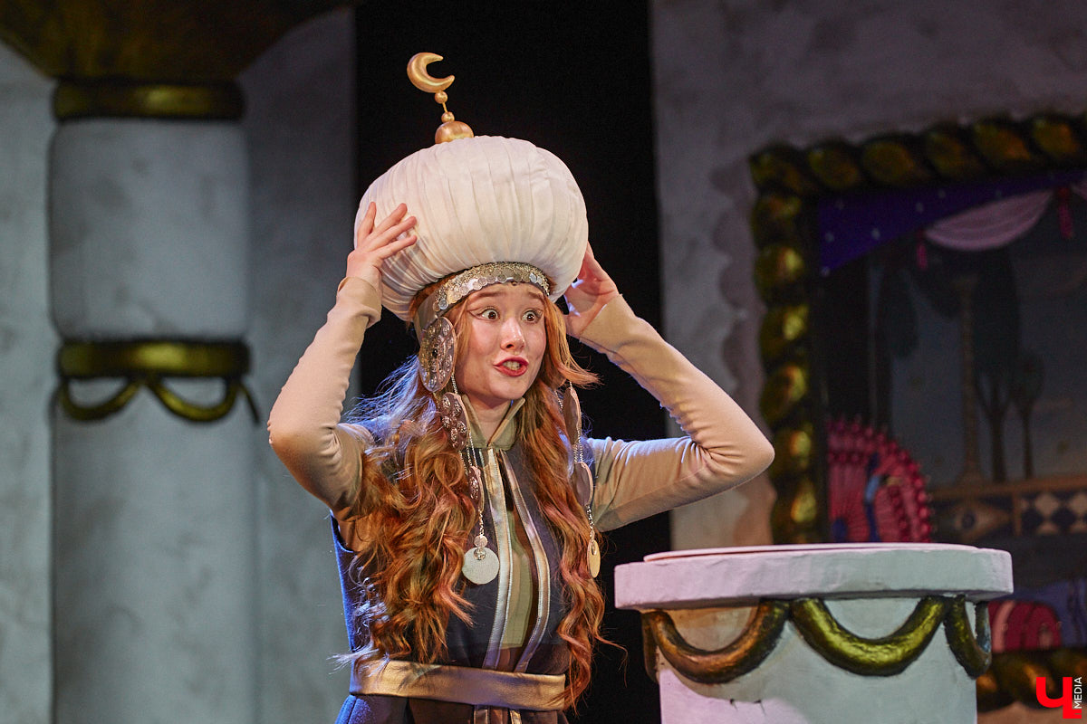 Посетить кукольное представление не в качестве сопровождающего — поступок для взрослого человека, признаться, несколько неожиданный. Но именно это предлагают сделать жителям города. Владимирский театр запустил новый проект, рассчитанный на серьезного зрителя. Уверены, его оценят даже искушенные ценители искусства.