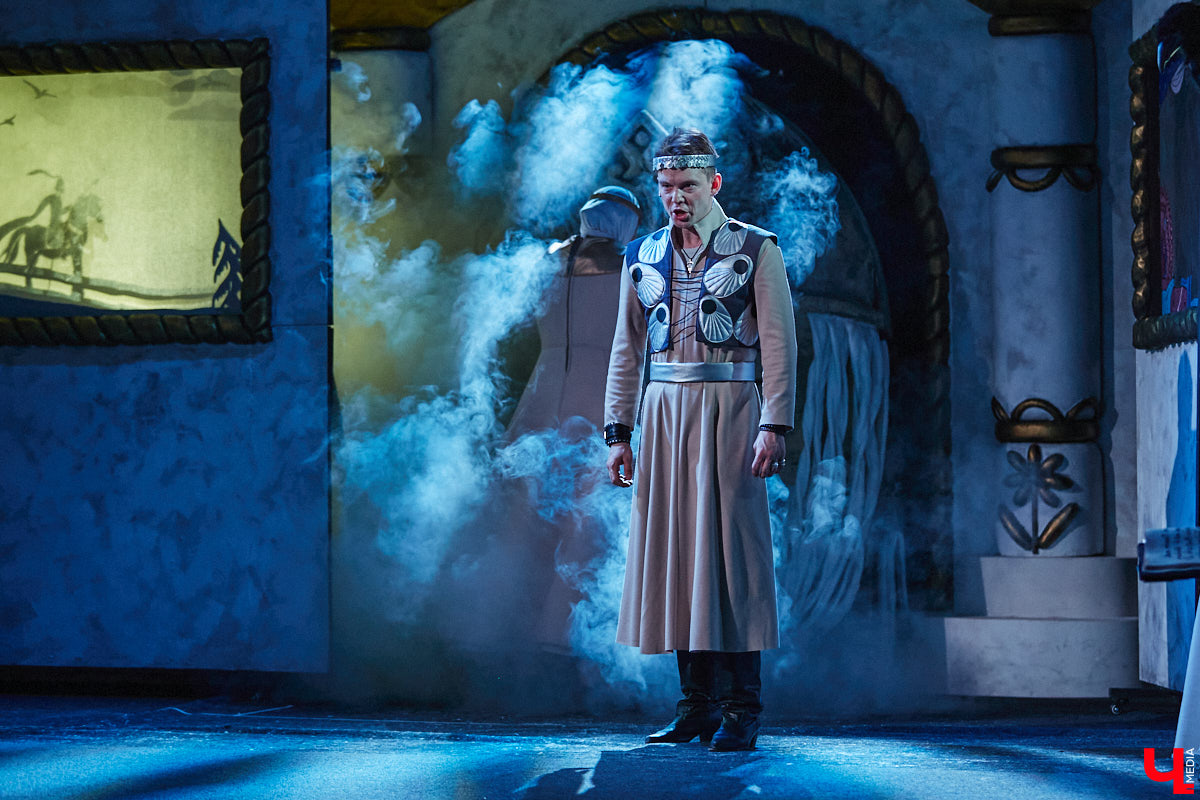 Посетить кукольное представление не в качестве сопровождающего — поступок для взрослого человека, признаться, несколько неожиданный. Но именно это предлагают сделать жителям города. Владимирский театр запустил новый проект, рассчитанный на серьезного зрителя. Уверены, его оценят даже искушенные ценители искусства.