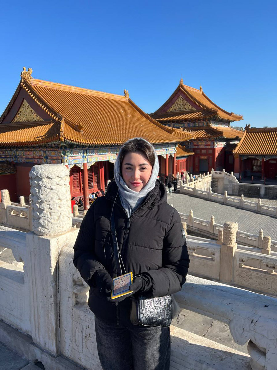 Китай умеет удивлять! Там легко почувствовать себя как на другой планете с его любопытным мироустройством. А еще он разный. Реставратор из Владимирской области Анна Фоминых недавно вернулась из КНР, где невольно сравнила такие разные по характеру Пекин и Шанхай.