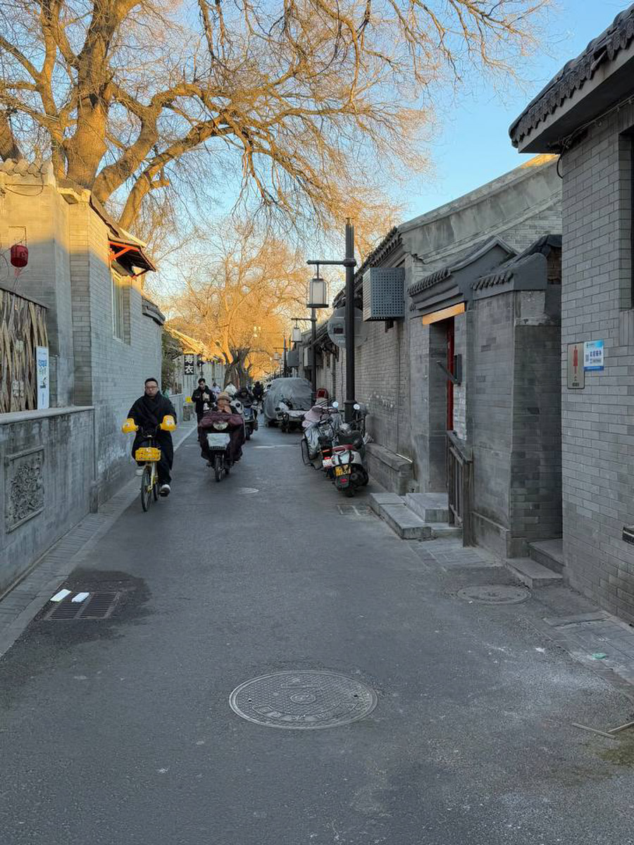 Китай умеет удивлять! Там легко почувствовать себя как на другой планете с его любопытным мироустройством. А еще он разный. Реставратор из Владимирской области Анна Фоминых недавно вернулась из КНР, где невольно сравнила такие разные по характеру Пекин и Шанхай.