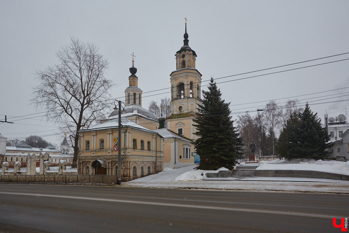 Владимирский планетарий на Большой Московской освободит здание Николо-Кремлевской церкви и переберется в новое помещение около Центрального парка. Вместе с тем в областной столице собираются привести в надлежащий вид разрушающуюся ограду в центре города. Подробности в нашем материале.