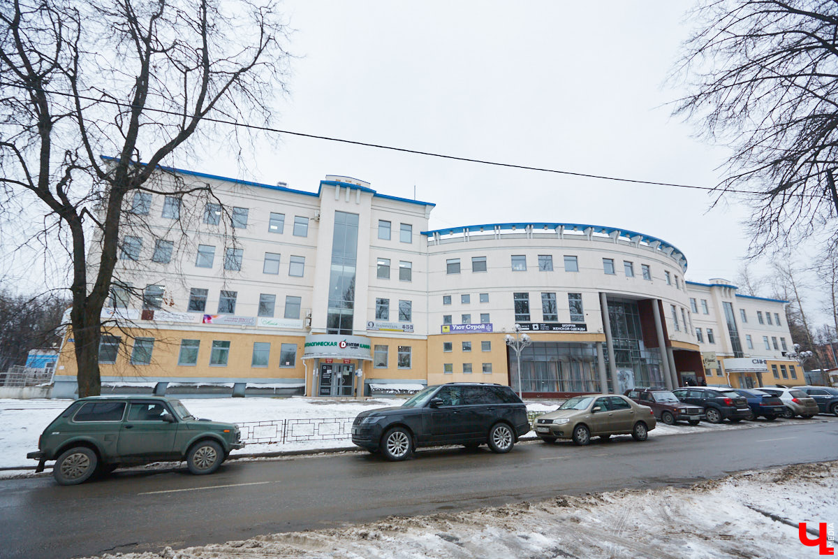 Владимирский планетарий на Большой Московской освободит здание Николо-Кремлевской церкви и переберется в новое помещение около Центрального парка. Вместе с тем в областной столице собираются привести в надлежащий вид разрушающуюся ограду в центре города. Подробности в нашем материале.