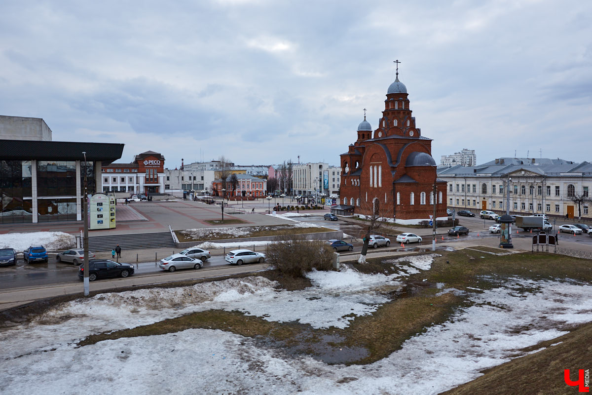 Театральную площадь ждут перемены. В областном центре завершился второй этап конкурса на разработку концепции развития исторического пространства. Не исключено, что работу, которую отметят члены жюри, возьмут за основу благоустройства территории в центре Владимира!