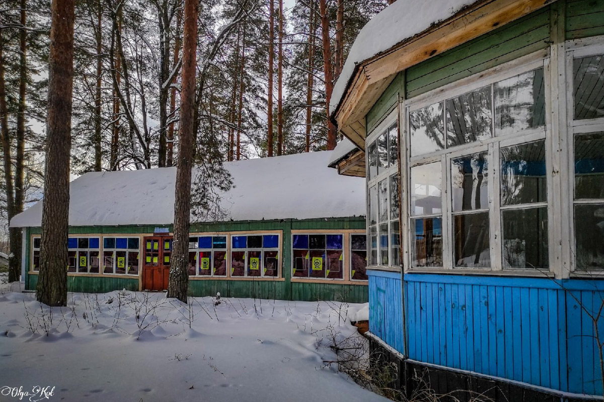 У пионерлагеря «Чайка» в Собинском районе, некогда принадлежащего «Автоприбору», появился шанс на возрождение: есть вероятность, что его купили и собираются восстановить. Отрадно! Тем более, как рассказала «Ключ-Медиа» путешественница Ольга Кот, сохранилась локация на удивление сносно!
