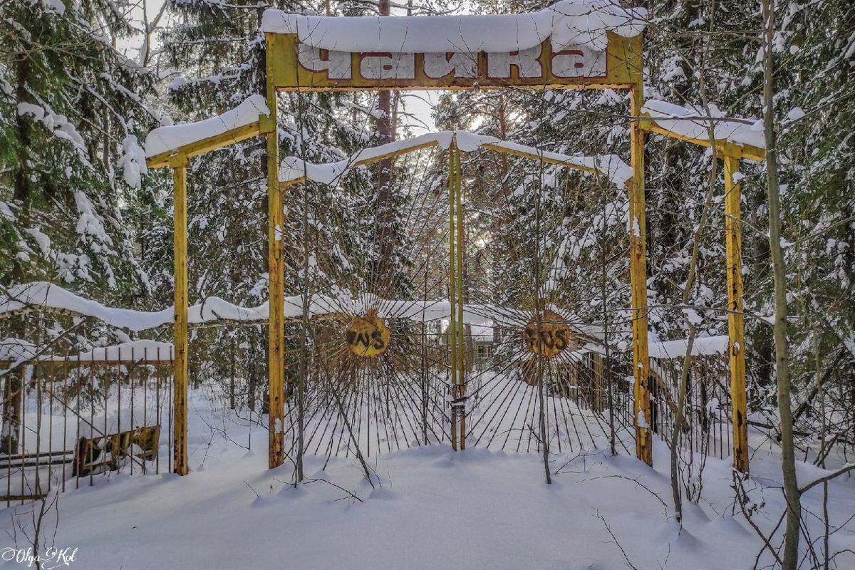 У пионерлагеря «Чайка» в Собинском районе, некогда принадлежащего «Автоприбору», появился шанс на возрождение: есть вероятность, что его купили и собираются восстановить. Отрадно! Тем более, как рассказала «Ключ-Медиа» путешественница Ольга Кот, сохранилась локация на удивление сносно!