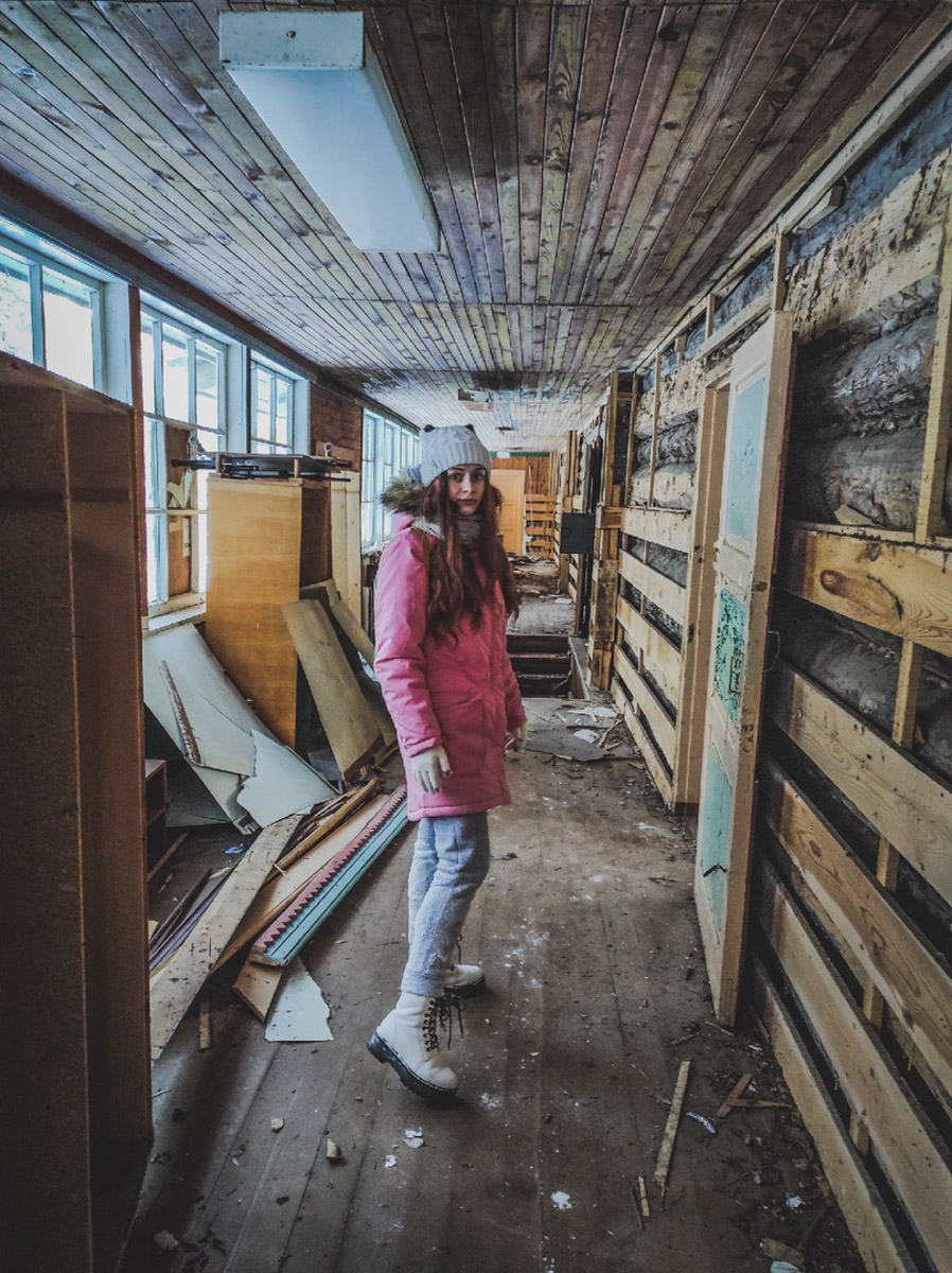 У пионерлагеря «Чайка» в Собинском районе, некогда принадлежащего «Автоприбору», появился шанс на возрождение: есть вероятность, что его купили и собираются восстановить. Отрадно! Тем более, как рассказала «Ключ-Медиа» путешественница Ольга Кот, сохранилась локация на удивление сносно!