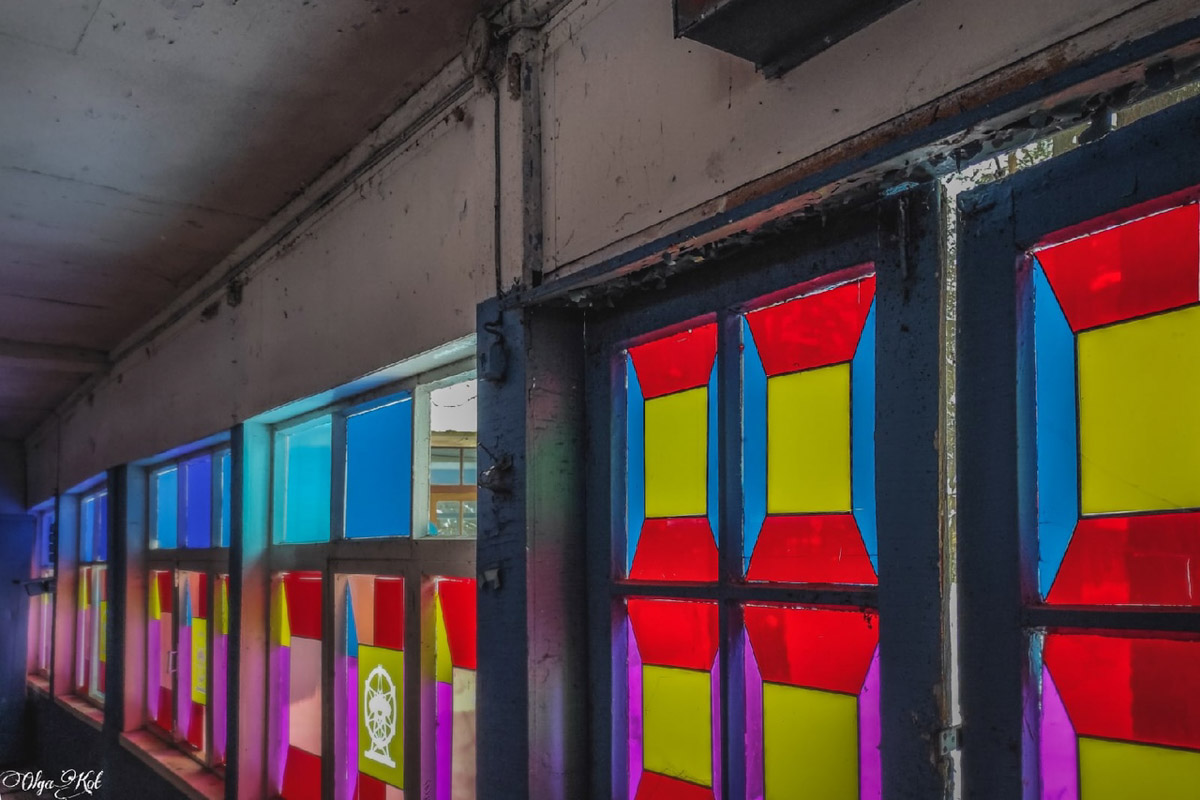 У пионерлагеря «Чайка» в Собинском районе, некогда принадлежащего «Автоприбору», появился шанс на возрождение: есть вероятность, что его купили и собираются восстановить. Отрадно! Тем более, как рассказала «Ключ-Медиа» путешественница Ольга Кот, сохранилась локация на удивление сносно!