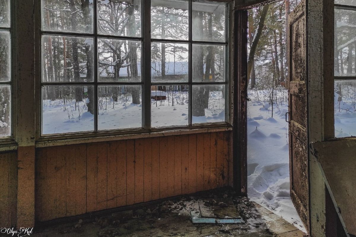 У пионерлагеря «Чайка» в Собинском районе, некогда принадлежащего «Автоприбору», появился шанс на возрождение: есть вероятность, что его купили и собираются восстановить. Отрадно! Тем более, как рассказала «Ключ-Медиа» путешественница Ольга Кот, сохранилась локация на удивление сносно!