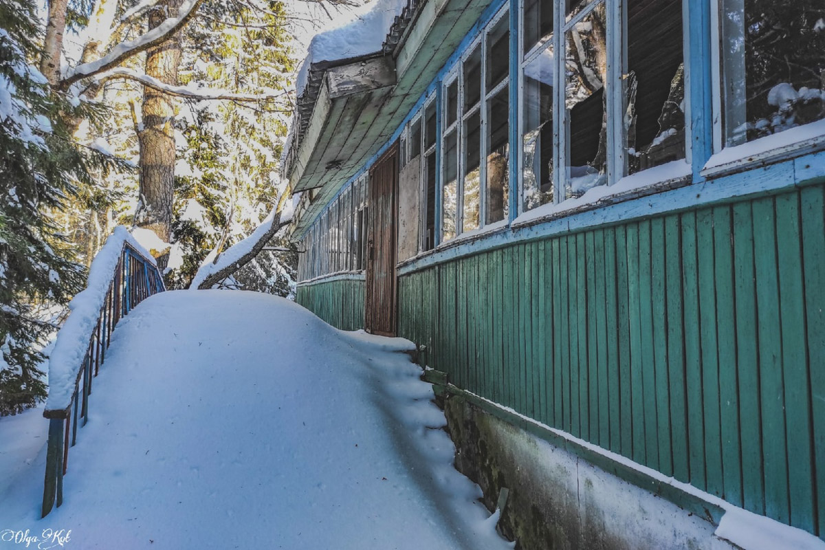 У пионерлагеря «Чайка» в Собинском районе, некогда принадлежащего «Автоприбору», появился шанс на возрождение: есть вероятность, что его купили и собираются восстановить. Отрадно! Тем более, как рассказала «Ключ-Медиа» путешественница Ольга Кот, сохранилась локация на удивление сносно!