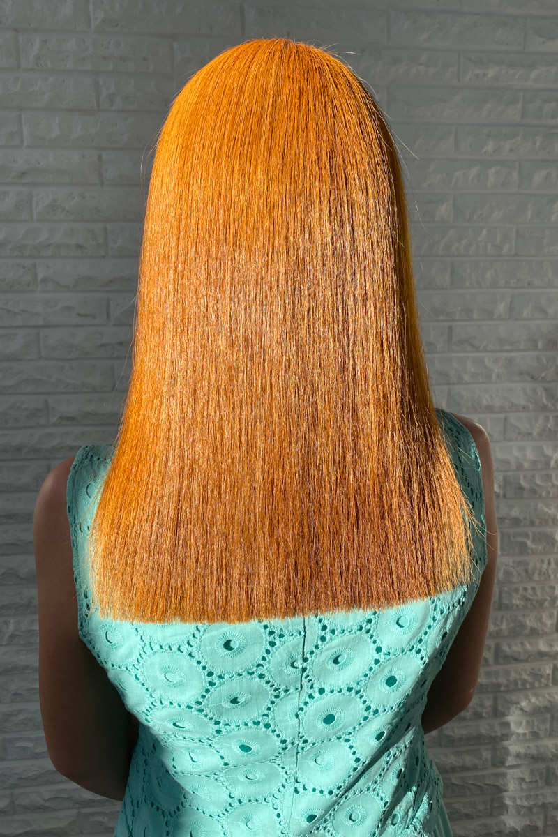 Ни одна шуба или бриллианты не украсят даму больше копны красивых волос. Превращением пушистых облачков на голове в блестящие полотна занимается владимирский эксперт Ирина Харламова. Кажется, что о главном богатстве женщины она знает всё, а ведь увлечение, которое переросло в успешный бизнес, возникло совершенно случайно.