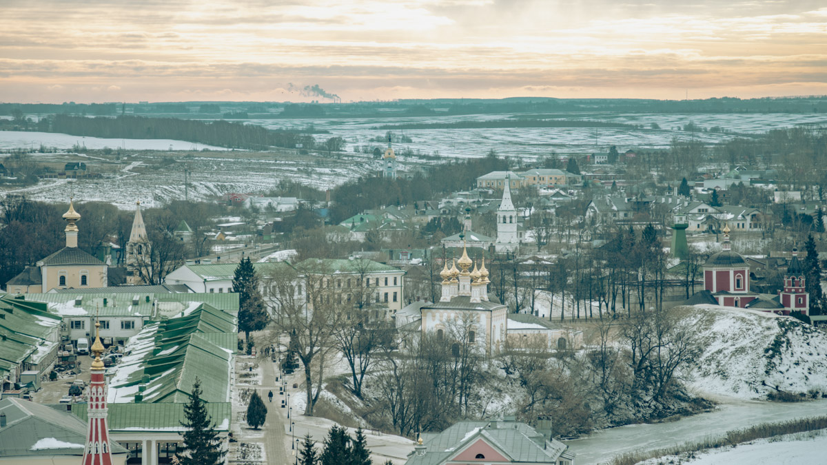 Хотите увидеть города 33-го региона как на ладони и полюбоваться их красотами с высоты птичьего полета? Рекомендуем забраться на местные колокольни! Именно так поступил владимирский фотограф Михаил Урбан: он поднялся на пять смотровых площадок в разных районах области и сделал потрясающие кадры.