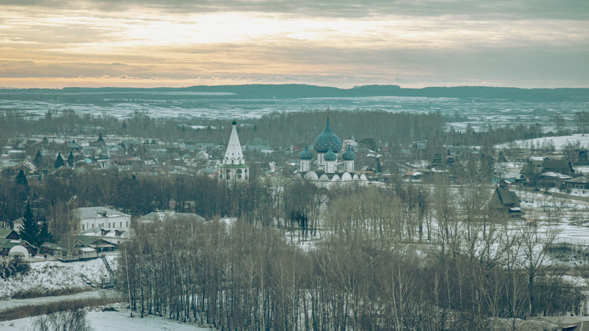 Хотите увидеть города 33-го региона как на ладони и полюбоваться их красотами с высоты птичьего полета? Рекомендуем забраться на местные колокольни! Именно так поступил владимирский фотограф Михаил Урбан: он поднялся на пять смотровых площадок в разных районах области и сделал потрясающие кадры.