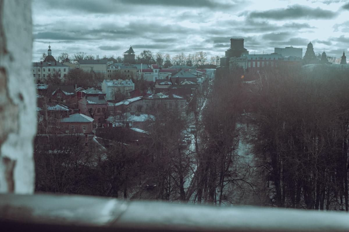 Хотите увидеть города 33-го региона как на ладони и полюбоваться их красотами с высоты птичьего полета? Рекомендуем забраться на местные колокольни! Именно так поступил владимирский фотограф Михаил Урбан: он поднялся на пять смотровых площадок в разных районах области и сделал потрясающие кадры.