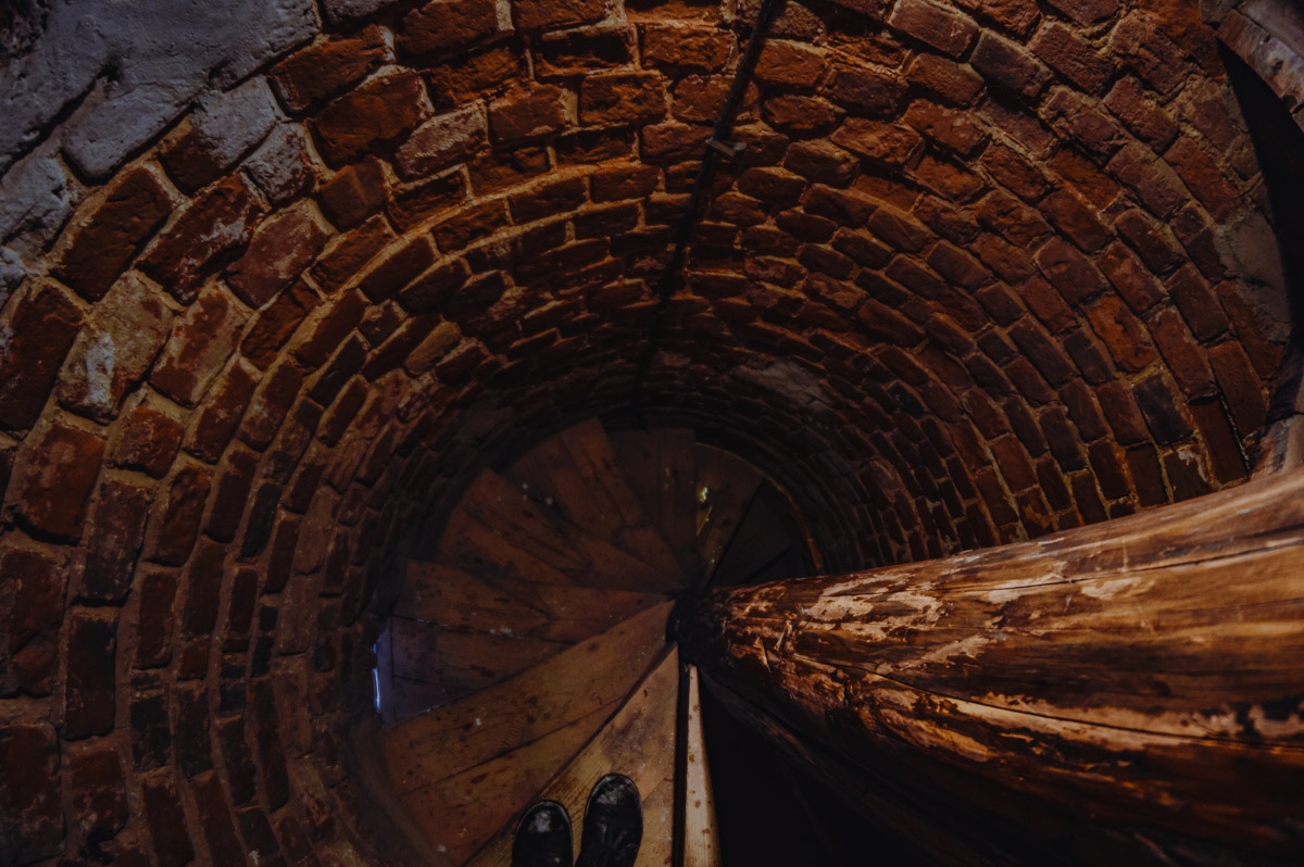 Хотите увидеть города 33-го региона как на ладони и полюбоваться их красотами с высоты птичьего полета? Рекомендуем забраться на местные колокольни! Именно так поступил владимирский фотограф Михаил Урбан: он поднялся на пять смотровых площадок в разных районах области и сделал потрясающие кадры.