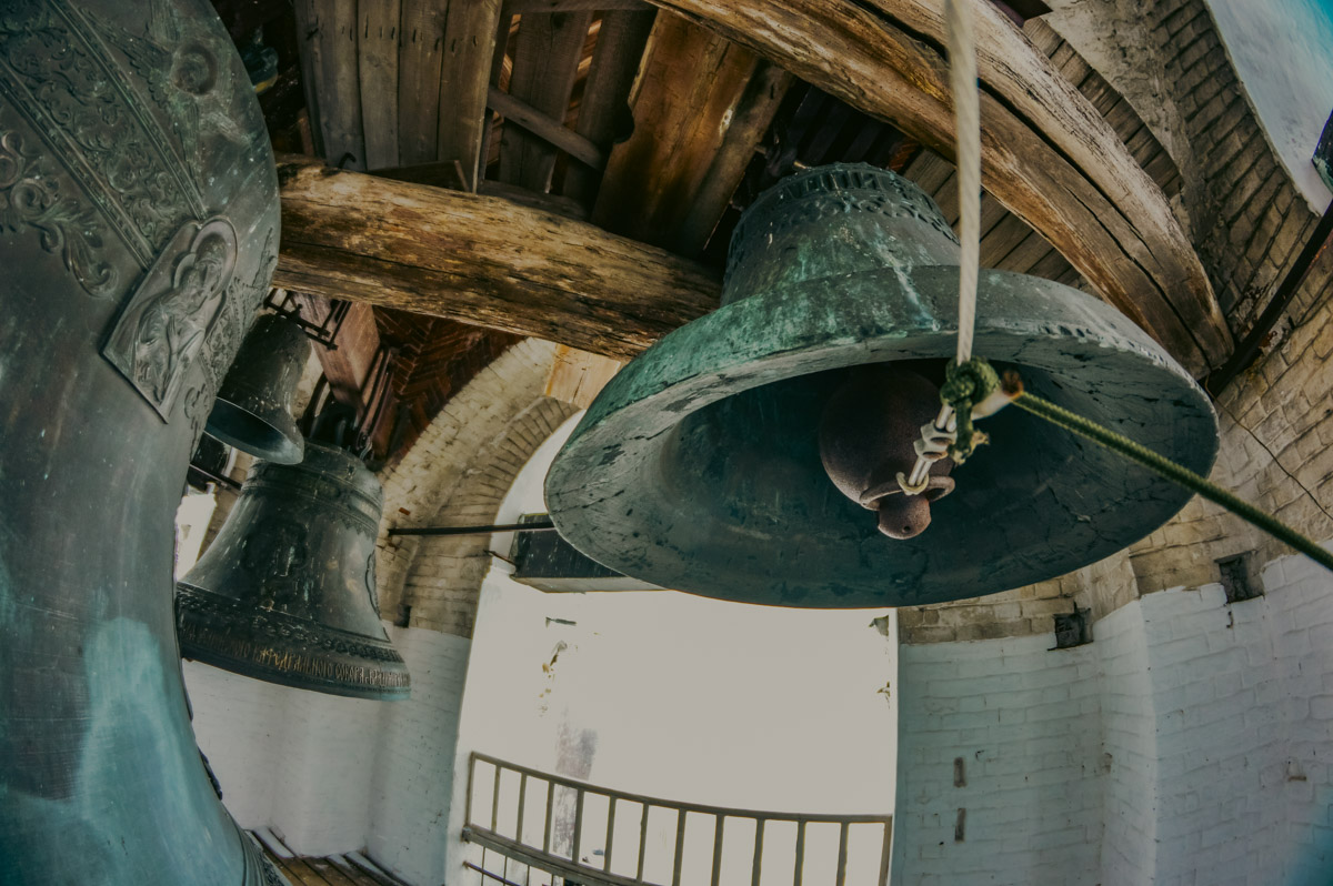 Хотите увидеть города 33-го региона как на ладони и полюбоваться их красотами с высоты птичьего полета? Рекомендуем забраться на местные колокольни! Именно так поступил владимирский фотограф Михаил Урбан: он поднялся на пять смотровых площадок в разных районах области и сделал потрясающие кадры.