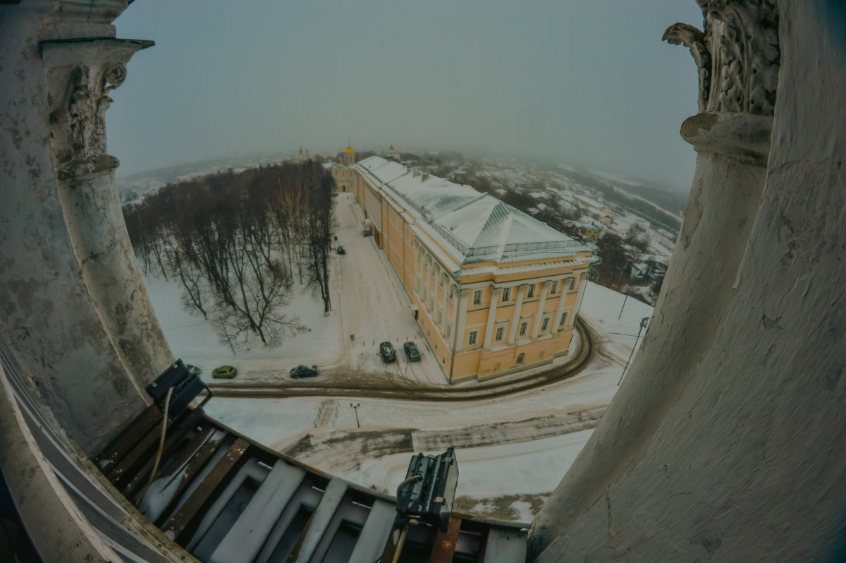 Хотите увидеть города 33-го региона как на ладони и полюбоваться их красотами с высоты птичьего полета? Рекомендуем забраться на местные колокольни! Именно так поступил владимирский фотограф Михаил Урбан: он поднялся на пять смотровых площадок в разных районах области и сделал потрясающие кадры.