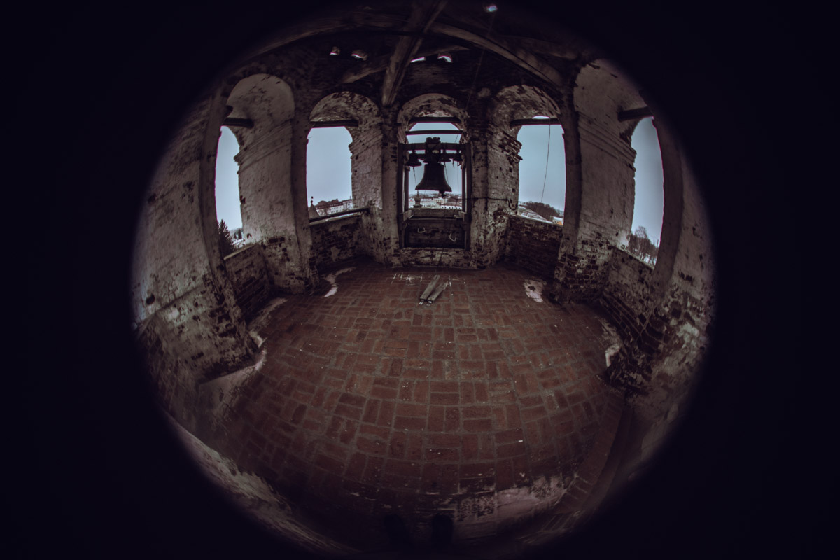 Хотите увидеть города 33-го региона как на ладони и полюбоваться их красотами с высоты птичьего полета? Рекомендуем забраться на местные колокольни! Именно так поступил владимирский фотограф Михаил Урбан: он поднялся на пять смотровых площадок в разных районах области и сделал потрясающие кадры.