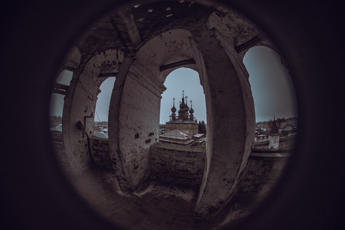 Хотите увидеть города 33-го региона как на ладони и полюбоваться их красотами с высоты птичьего полета? Рекомендуем забраться на местные колокольни! Именно так поступил владимирский фотограф Михаил Урбан: он поднялся на пять смотровых площадок в разных районах области и сделал потрясающие кадры.