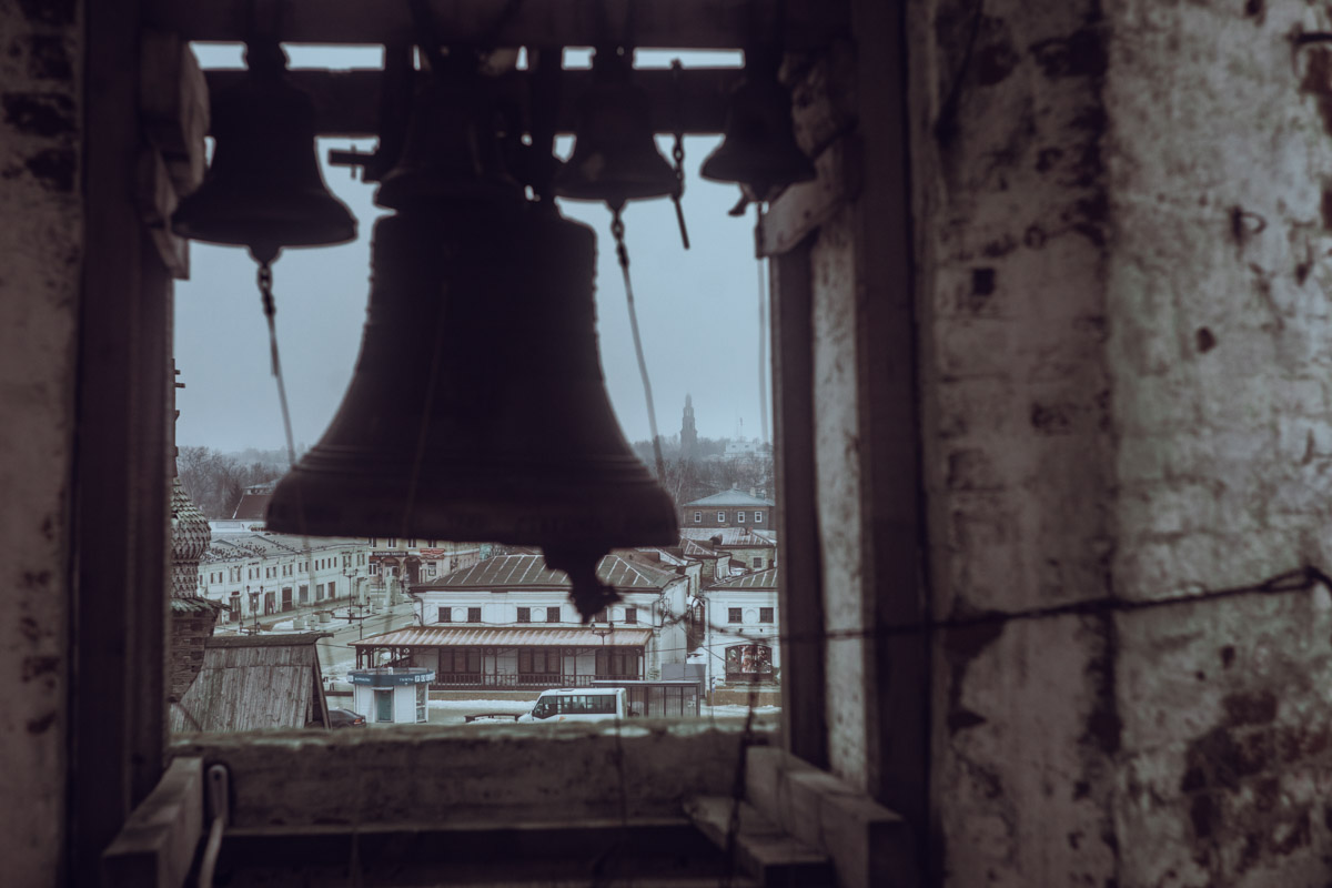 Хотите увидеть города 33-го региона как на ладони и полюбоваться их красотами с высоты птичьего полета? Рекомендуем забраться на местные колокольни! Именно так поступил владимирский фотограф Михаил Урбан: он поднялся на пять смотровых площадок в разных районах области и сделал потрясающие кадры.