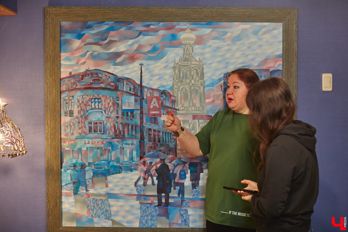 Дом Юлии и Алексея Лобовых ожил: известные галеристы вернулись из Москвы в 33-й регион насовсем. Теперь у владельцев особняка в Пиганове достаточно времени для творчества: интерьер уже начал активно обрастать новыми дизайнерскими вещами. Самые интересные работы «Ключ-Медиа» рассмотрел в компании гостеприимной хозяйки.