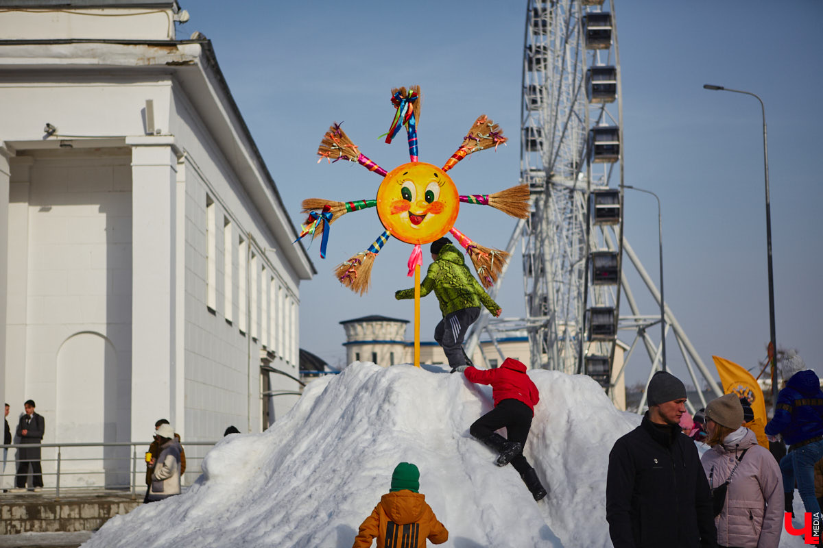 Пока жители 33-го региона наслаждаются снежной зимой, календарь явственно намекает: скоро ее придется провожать. Широкая Масленица в 2025 году намечена на 1 и 2 марта. По традиции больше всего гостей в эти дни примут Владимир и Суздаль. «Ключ-Медиа» узнал, куда стоит сходить, дабы встретить весну весело и с размахом!