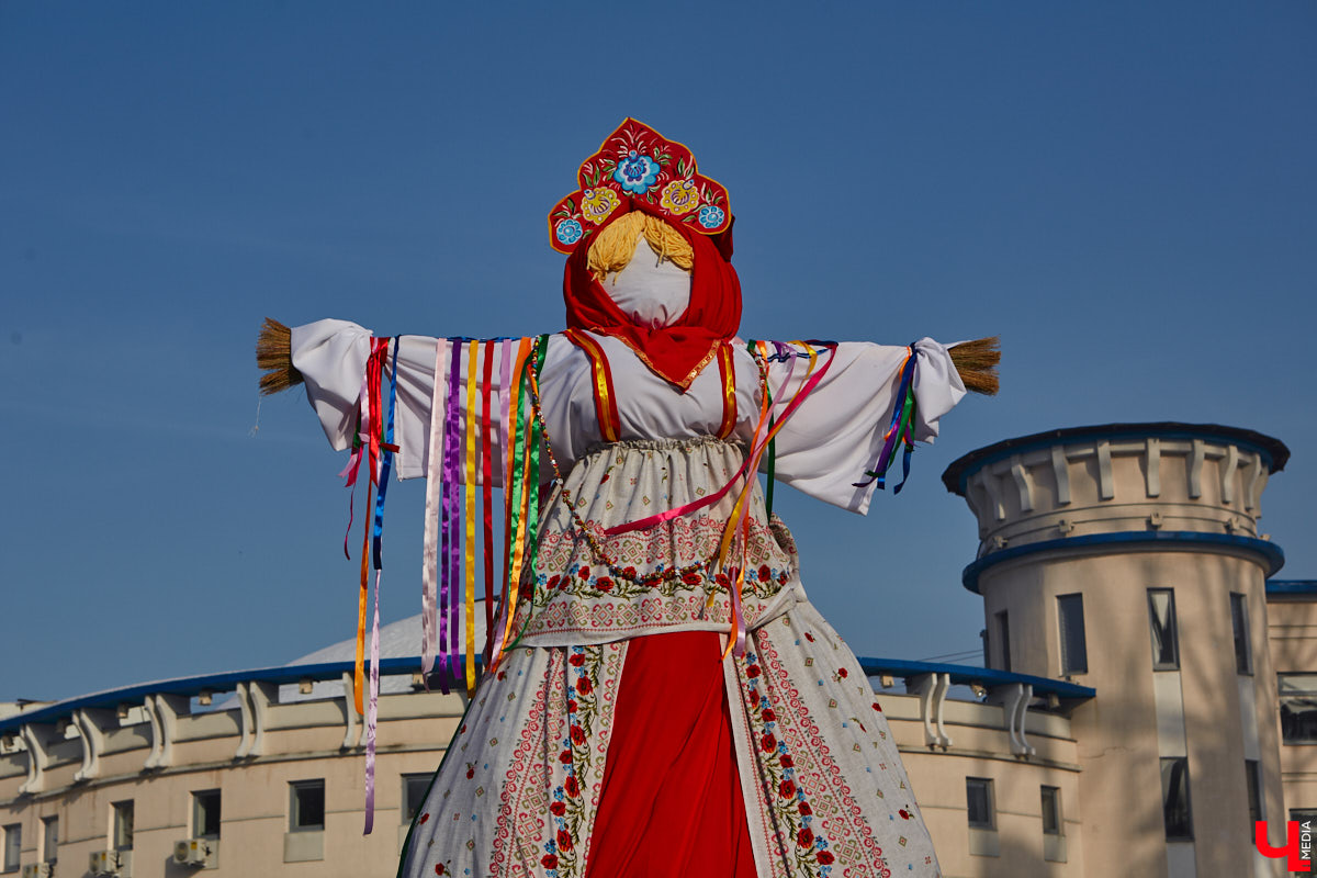 Пока жители 33-го региона наслаждаются снежной зимой, календарь явственно намекает: скоро ее придется провожать. Широкая Масленица в 2025 году намечена на 1 и 2 марта. По традиции больше всего гостей в эти дни примут Владимир и Суздаль. «Ключ-Медиа» узнал, куда стоит сходить, дабы встретить весну весело и с размахом!