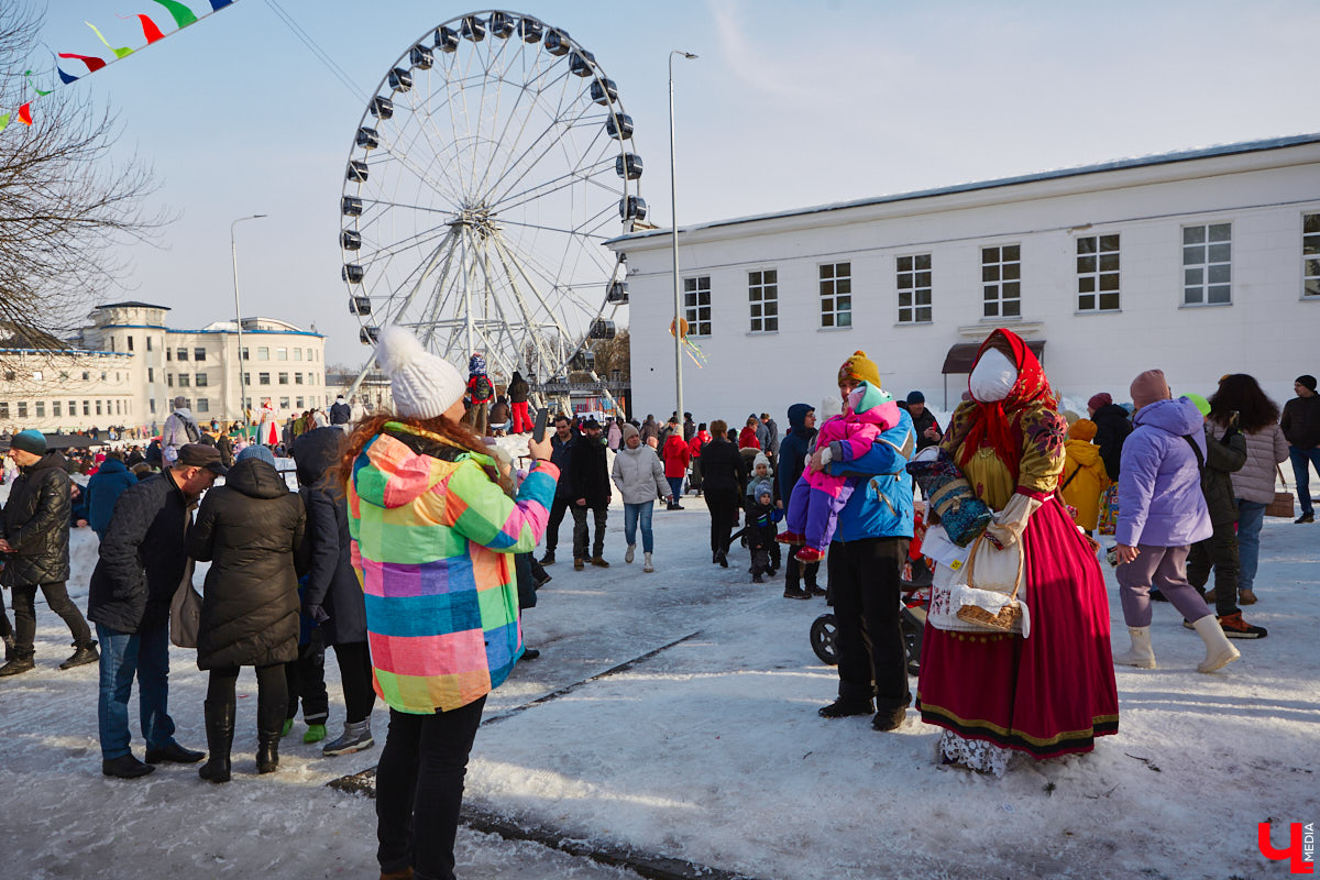 Пока жители 33-го региона наслаждаются снежной зимой, календарь явственно намекает: скоро ее придется провожать. Широкая Масленица в 2025 году намечена на 1 и 2 марта. По традиции больше всего гостей в эти дни примут Владимир и Суздаль. «Ключ-Медиа» узнал, куда стоит сходить, дабы встретить весну весело и с размахом!