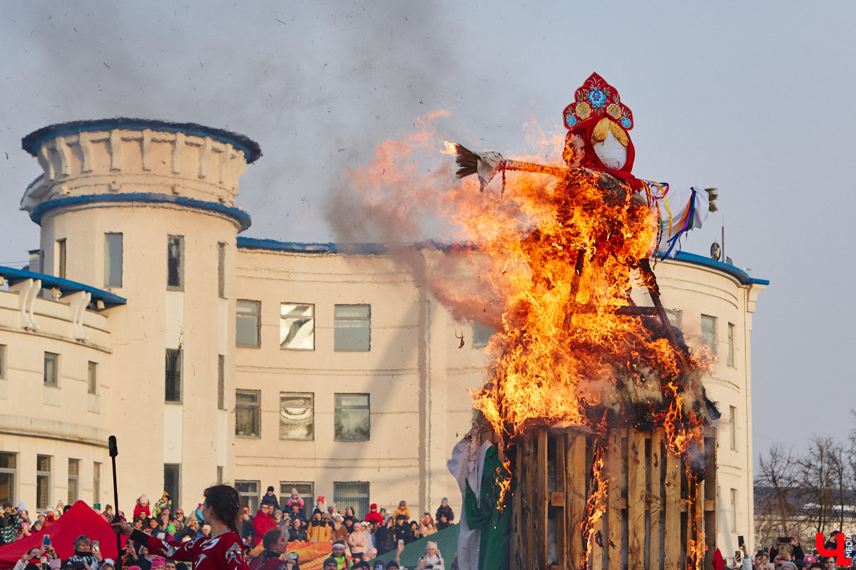 Пока жители 33-го региона наслаждаются снежной зимой, календарь явственно намекает: скоро ее придется провожать. Широкая Масленица в 2025 году намечена на 1 и 2 марта. По традиции больше всего гостей в эти дни примут Владимир и Суздаль. «Ключ-Медиа» узнал, куда стоит сходить, дабы встретить весну весело и с размахом!