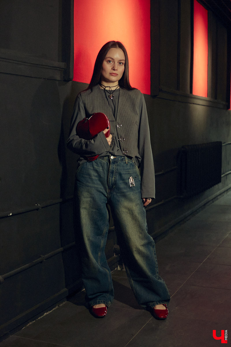 Владимирский хореограф-педагог Полина Гусева предпочитает одежду спортивного кроя. Однако в гардеробе балетмейстера есть и классические наряды. Рубашку и джинсы она запросто может сменить на приталенное платье с разрезом. Все зависит от настроения!