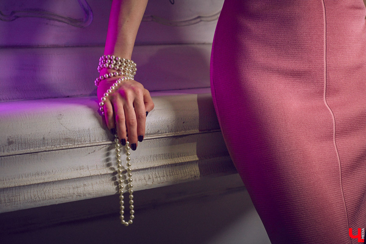 Владимирский хореограф-педагог Полина Гусева предпочитает одежду спортивного кроя. Однако в гардеробе балетмейстера есть и классические наряды. Рубашку и джинсы она запросто может сменить на приталенное платье с разрезом. Все зависит от настроения!