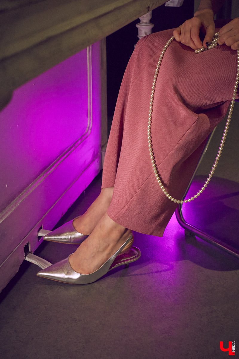 Владимирский хореограф-педагог Полина Гусева предпочитает одежду спортивного кроя. Однако в гардеробе балетмейстера есть и классические наряды. Рубашку и джинсы она запросто может сменить на приталенное платье с разрезом. Все зависит от настроения!