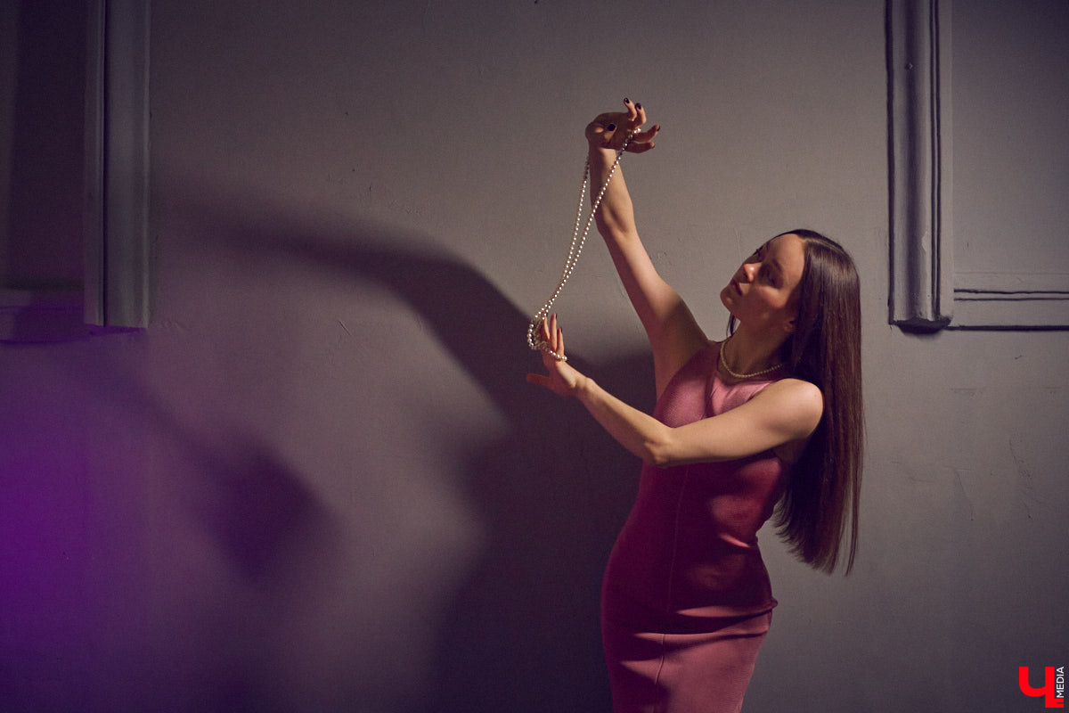 Владимирский хореограф-педагог Полина Гусева предпочитает одежду спортивного кроя. Однако в гардеробе балетмейстера есть и классические наряды. Рубашку и джинсы она запросто может сменить на приталенное платье с разрезом. Все зависит от настроения!