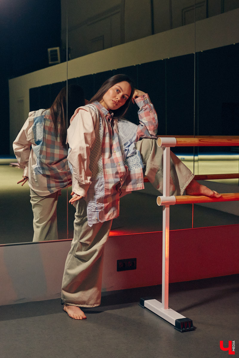 Владимирский хореограф-педагог Полина Гусева предпочитает одежду спортивного кроя. Однако в гардеробе балетмейстера есть и классические наряды. Рубашку и джинсы она запросто может сменить на приталенное платье с разрезом. Все зависит от настроения!