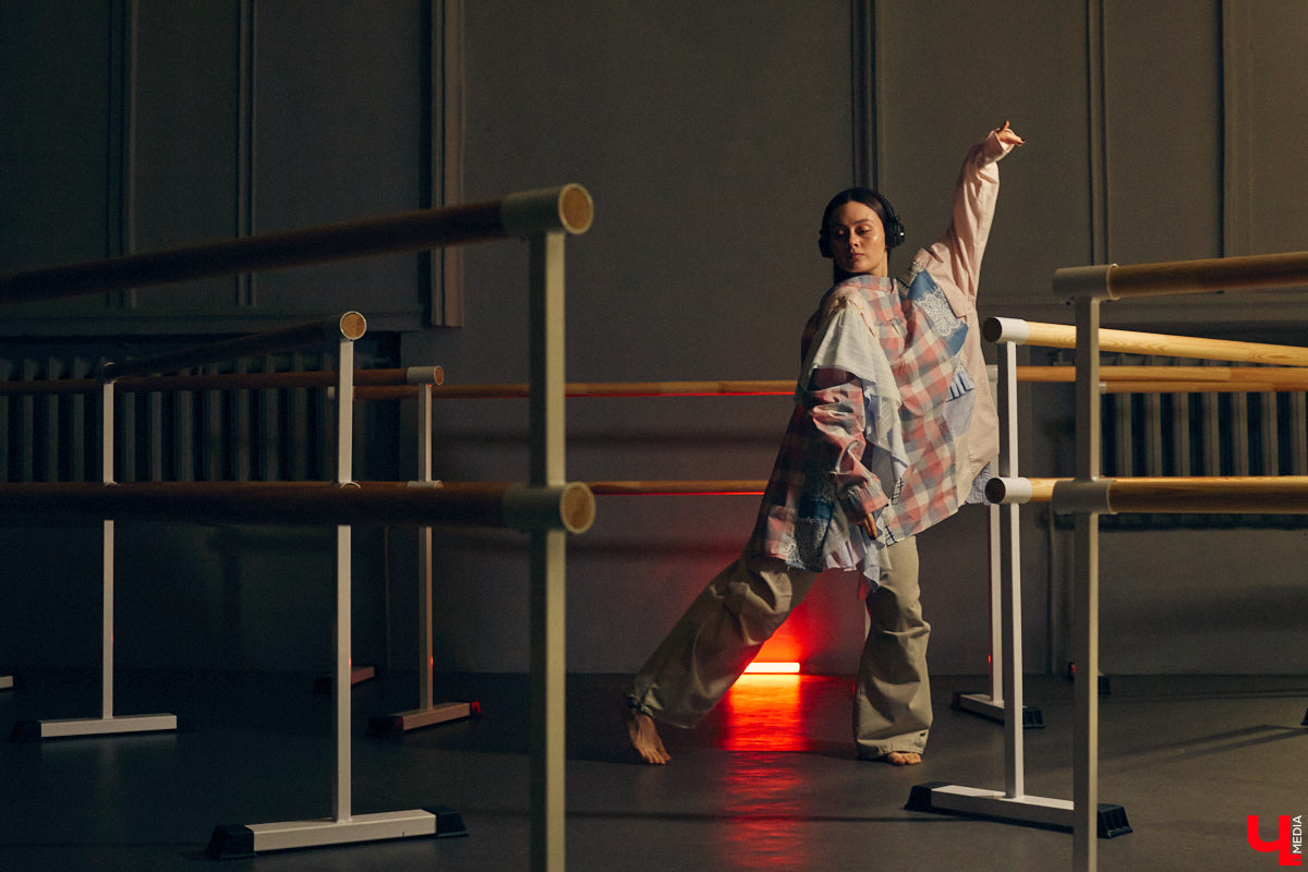 Владимирский хореограф-педагог Полина Гусева предпочитает одежду спортивного кроя. Однако в гардеробе балетмейстера есть и классические наряды. Рубашку и джинсы она запросто может сменить на приталенное платье с разрезом. Все зависит от настроения!