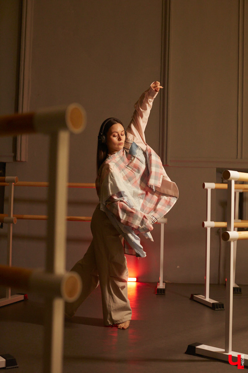 Владимирский хореограф-педагог Полина Гусева предпочитает одежду спортивного кроя. Однако в гардеробе балетмейстера есть и классические наряды. Рубашку и джинсы она запросто может сменить на приталенное платье с разрезом. Все зависит от настроения!