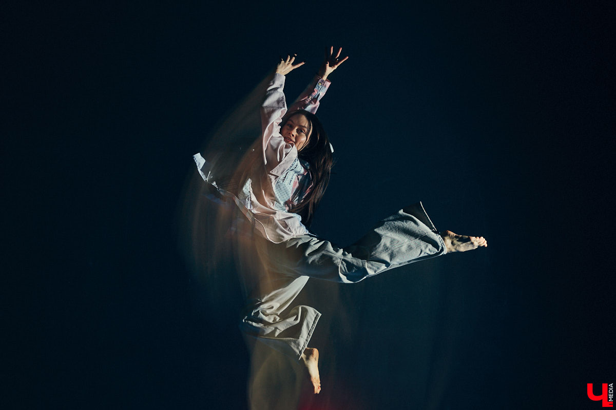 Владимирский хореограф-педагог Полина Гусева предпочитает одежду спортивного кроя. Однако в гардеробе балетмейстера есть и классические наряды. Рубашку и джинсы она запросто может сменить на приталенное платье с разрезом. Все зависит от настроения!