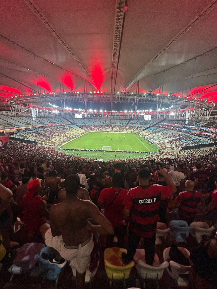 В Коврове можно встретить необычную семейную пару — Светлану и Сиднея Барбоза. Познакомились ребята в Бразилии, расписались на берегу Атлантического океана, но жить из мегаполиса с населением в шесть миллионов человек перебрались в провинциальный город в России. О причинах такого решения они рассказали «Ключ-Медиа».