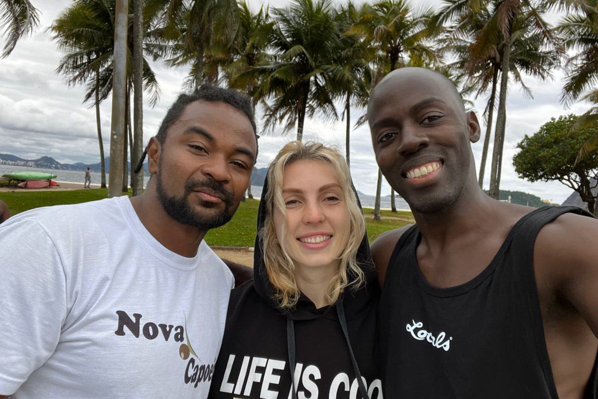 В Коврове можно встретить необычную семейную пару — Светлану и Сиднея Барбоза. Познакомились ребята в Бразилии, расписались на берегу Атлантического океана, но жить из мегаполиса с населением в шесть миллионов человек перебрались в провинциальный город в России. О причинах такого решения они рассказали «Ключ-Медиа».