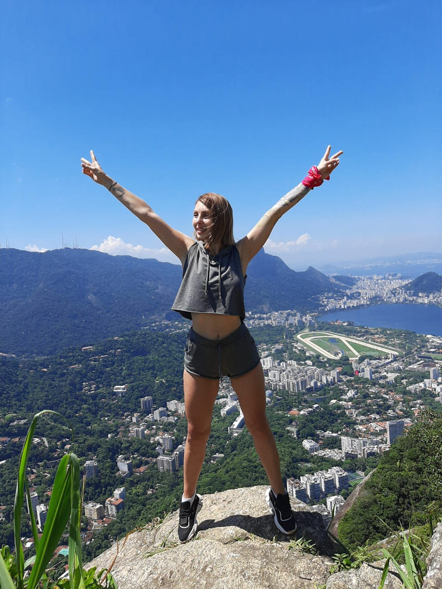 В Коврове можно встретить необычную семейную пару — Светлану и Сиднея Барбоза. Познакомились ребята в Бразилии, расписались на берегу Атлантического океана, но жить из мегаполиса с населением в шесть миллионов человек перебрались в провинциальный город в России. О причинах такого решения они рассказали «Ключ-Медиа».