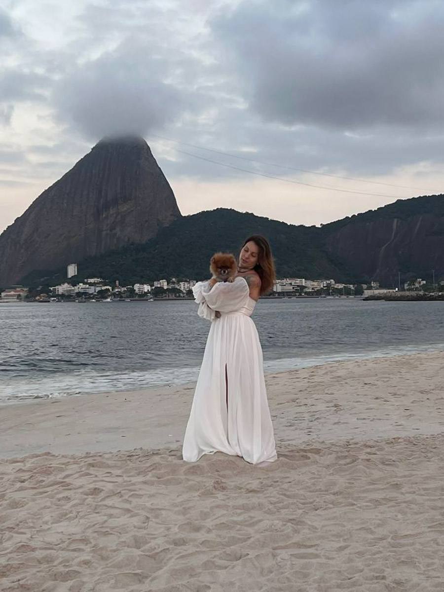 В Коврове можно встретить необычную семейную пару — Светлану и Сиднея Барбоза. Познакомились ребята в Бразилии, расписались на берегу Атлантического океана, но жить из мегаполиса с населением в шесть миллионов человек перебрались в провинциальный город в России. О причинах такого решения они рассказали «Ключ-Медиа».