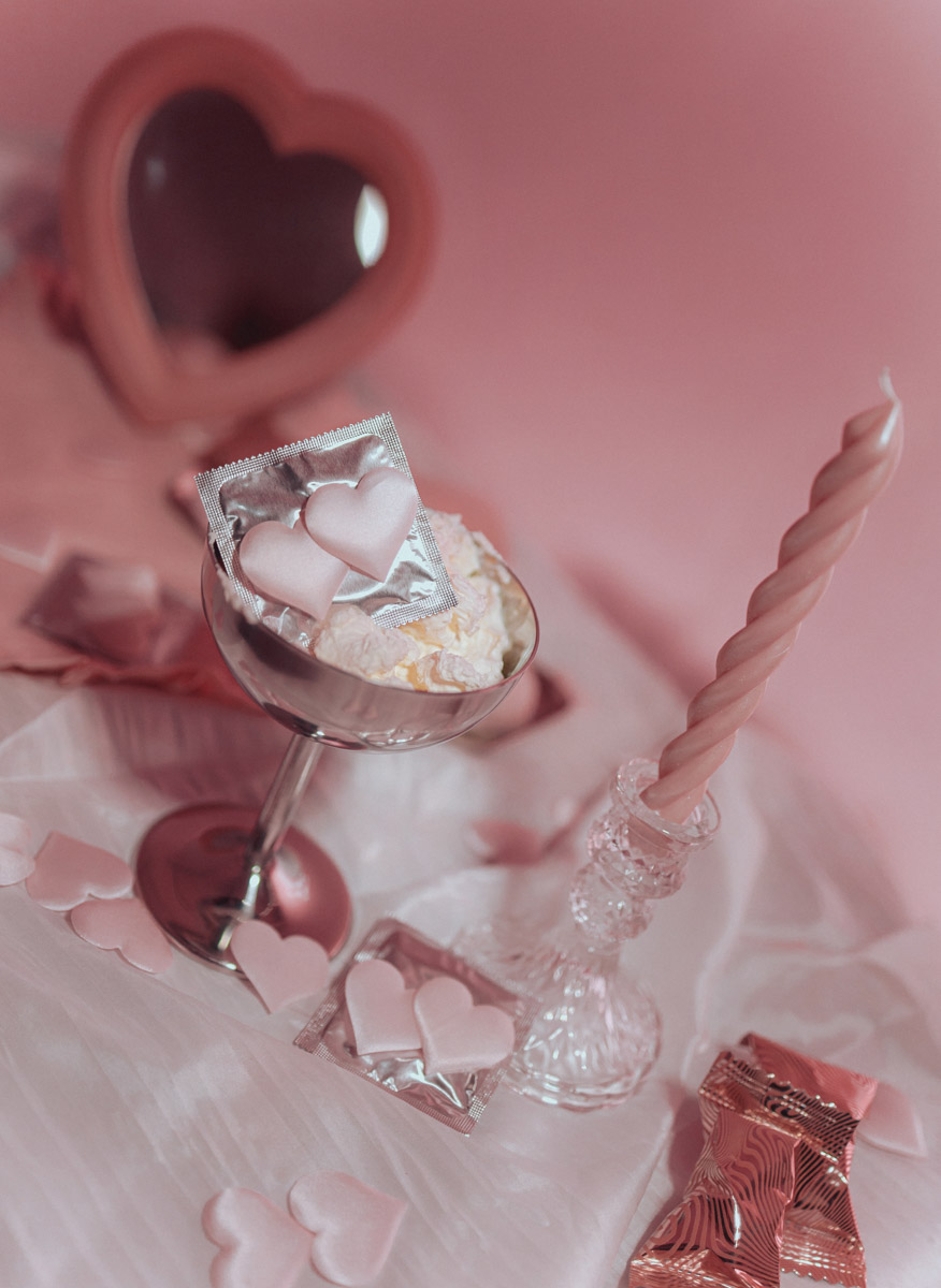 Популярная платформа Pinterest представила два десятка модных веяний 2025-го. Некоторые из них начали набирать популярность в прошлом году, а в этом их ждет настоящий триумф. Владимирские фотографы оказались на волне модных интернет-течений и воплотили в своих работах самые яркие предсказания сервиса для визуалов.