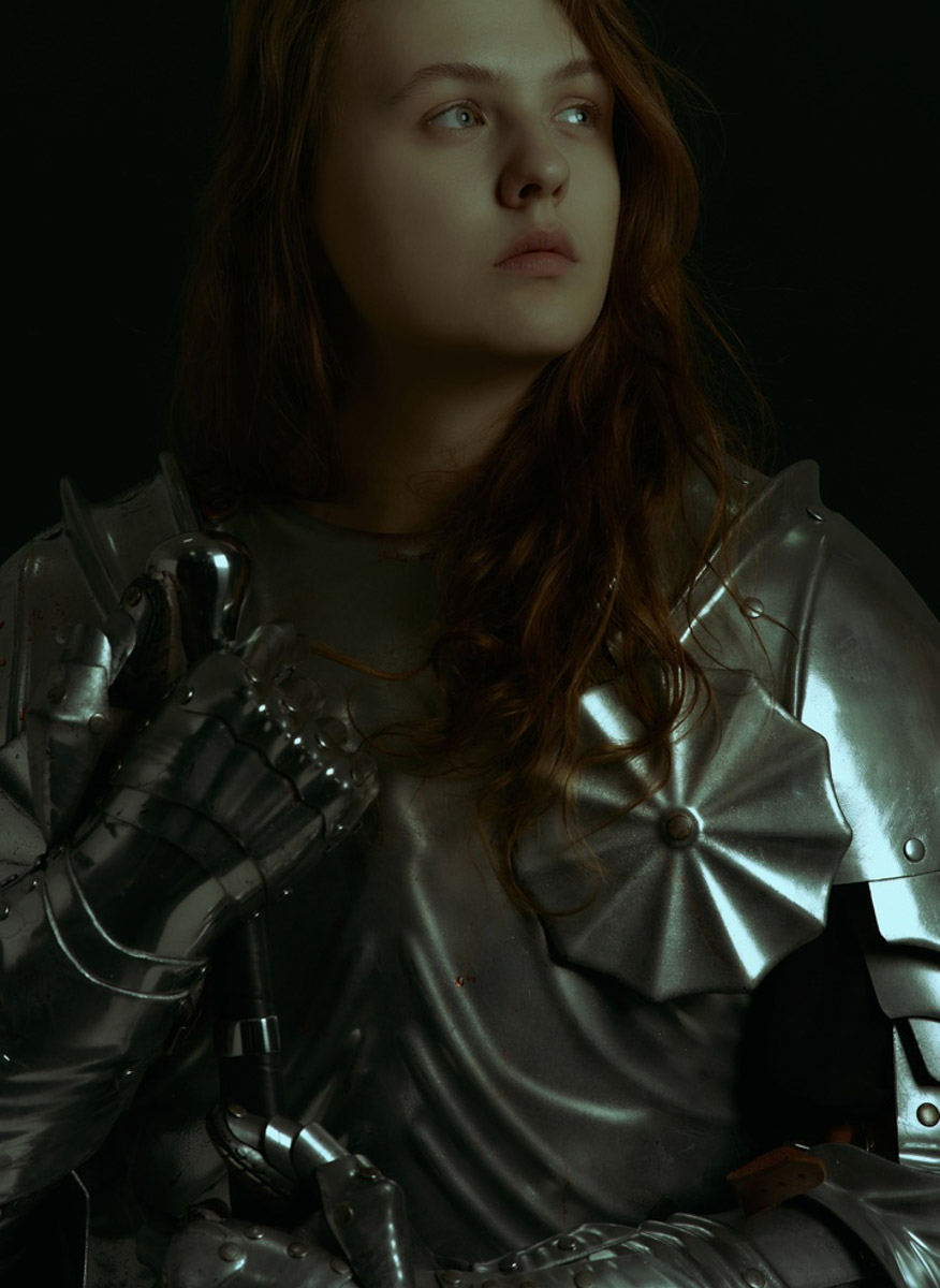 Популярная платформа Pinterest представила два десятка модных веяний 2025-го. Некоторые из них начали набирать популярность в прошлом году, а в этом их ждет настоящий триумф. Владимирские фотографы оказались на волне модных интернет-течений и воплотили в своих работах самые яркие предсказания сервиса для визуалов.