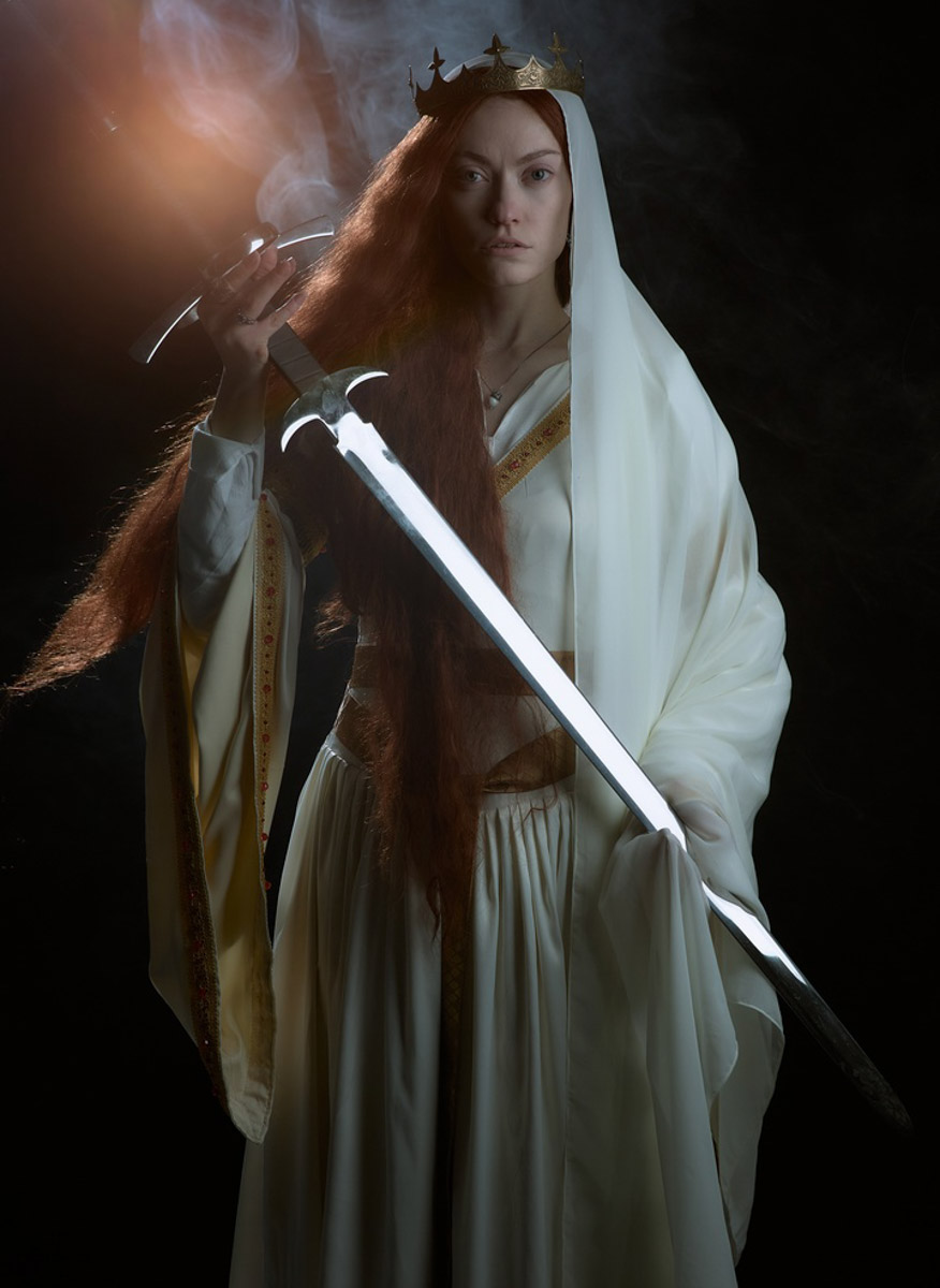 Популярная платформа Pinterest представила два десятка модных веяний 2025-го. Некоторые из них начали набирать популярность в прошлом году, а в этом их ждет настоящий триумф. Владимирские фотографы оказались на волне модных интернет-течений и воплотили в своих работах самые яркие предсказания сервиса для визуалов.