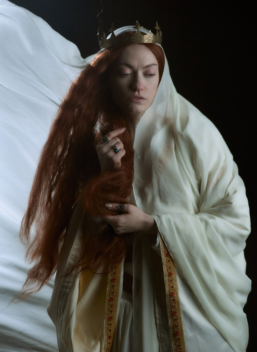 Популярная платформа Pinterest представила два десятка модных веяний 2025-го. Некоторые из них начали набирать популярность в прошлом году, а в этом их ждет настоящий триумф. Владимирские фотографы оказались на волне модных интернет-течений и воплотили в своих работах самые яркие предсказания сервиса для визуалов.