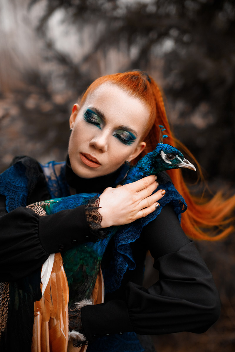 Владимирский фотограф Владислава Калниете к рыжеволосым моделям питает особую любовь. Девушки, поцелованные солнцем, — частые героини ее сказочных сюжетов. Кстати, сама она тоже имеет огненные локоны и порой не прочь встать по другую сторону камеры. Эффектными кадрами мастерица поделилась с нашим изданием.