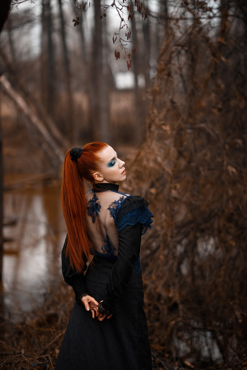 Владимирский фотограф Владислава Калниете к рыжеволосым моделям питает особую любовь. Девушки, поцелованные солнцем, — частые героини ее сказочных сюжетов. Кстати, сама она тоже имеет огненные локоны и порой не прочь встать по другую сторону камеры. Эффектными кадрами мастерица поделилась с нашим изданием.