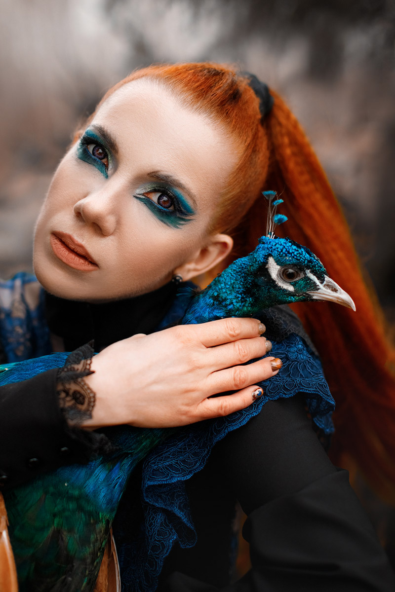 Владимирский фотограф Владислава Калниете к рыжеволосым моделям питает особую любовь. Девушки, поцелованные солнцем, — частые героини ее сказочных сюжетов. Кстати, сама она тоже имеет огненные локоны и порой не прочь встать по другую сторону камеры. Эффектными кадрами мастерица поделилась с нашим изданием.