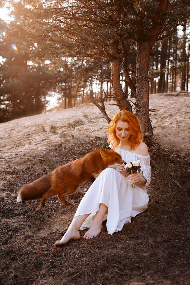 Владимирский фотограф Владислава Калниете к рыжеволосым моделям питает особую любовь. Девушки, поцелованные солнцем, — частые героини ее сказочных сюжетов. Кстати, сама она тоже имеет огненные локоны и порой не прочь встать по другую сторону камеры. Эффектными кадрами мастерица поделилась с нашим изданием.