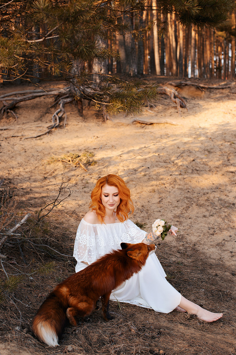 Владимирский фотограф Владислава Калниете к рыжеволосым моделям питает особую любовь. Девушки, поцелованные солнцем, — частые героини ее сказочных сюжетов. Кстати, сама она тоже имеет огненные локоны и порой не прочь встать по другую сторону камеры. Эффектными кадрами мастерица поделилась с нашим изданием.